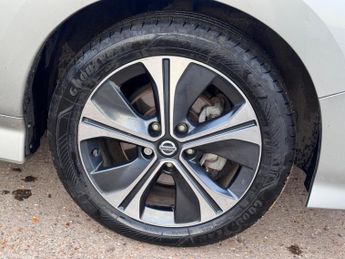 Nissan Leaf 40kWh N-Connecta Auto 5dr