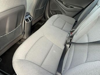 Hyundai IONIQ 1.6 h-GDi Premium DCT Euro 6 (s/s) 5dr