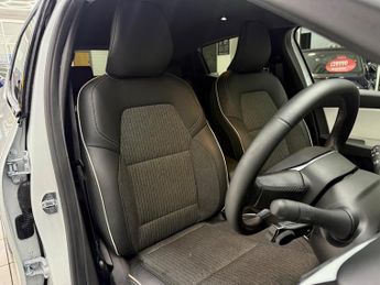 Renault Clio 1.6 E-TECH Techno Auto Euro 6 (s/s) 5dr