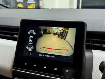 Renault Clio 1.6 E-TECH Techno Auto Euro 6 (s/s) 5dr