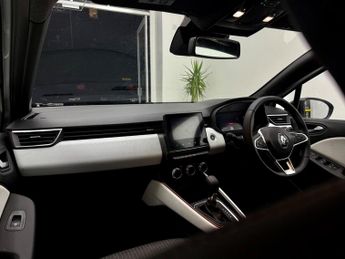 Renault Clio 1.6 E-TECH Techno Auto Euro 6 (s/s) 5dr