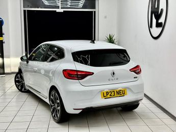 Renault Clio 1.6 E-TECH Techno Auto Euro 6 (s/s) 5dr