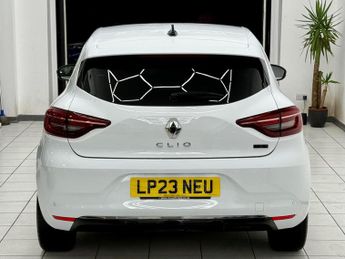Renault Clio 1.6 E-TECH Techno Auto Euro 6 (s/s) 5dr