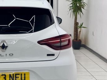 Renault Clio 1.6 E-TECH Techno Auto Euro 6 (s/s) 5dr