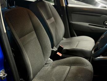 Renault Scenic 1.5 dCi Expression Euro 5 5dr