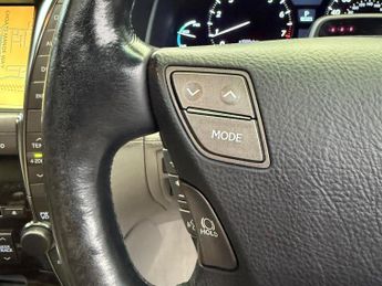 Lexus LS 5.0 600h V8 L RSR Saloon 4dr Petrol Hybrid CVT 4WD Euro 5 (s/s) 