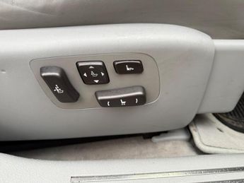 Lexus LS 5.0 600h V8 L RSR Saloon 4dr Petrol Hybrid CVT 4WD Euro 5 (s/s) 