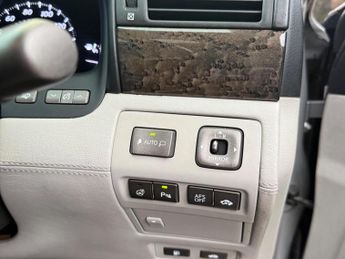 Lexus LS 5.0 600h V8 L RSR Saloon 4dr Petrol Hybrid CVT 4WD Euro 5 (s/s) 