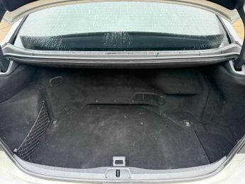 Lexus LS 5.0 600h V8 L RSR Saloon 4dr Petrol Hybrid CVT 4WD Euro 5 (s/s) 