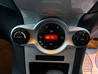 Ford Fiesta 1.4 Titanium 5dr