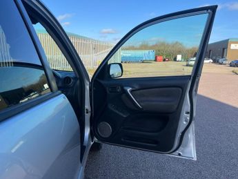 Toyota RAV4 2.0 VVT-i XT-R 4WD 5dr