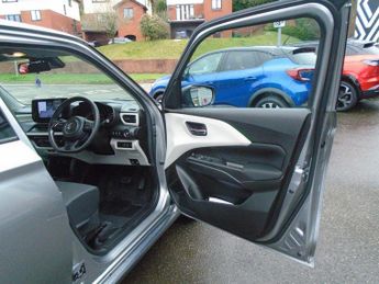 Suzuki Swift 1.2 MHEV Motion CVT Euro 6 (s/s) 5dr