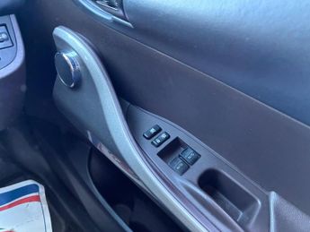 Toyota iQ 1.0 VVT-i 2 Multidrive Euro 5 3dr