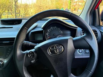 Toyota iQ 1.0 VVT-i 2 Multidrive Euro 5 3dr