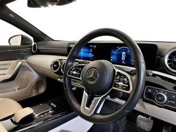 Mercedes-Benz A Class 1.3 A180 Sport Edition (Executive) Hatchback 5dr Petrol 7G-DCT E