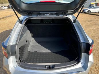 Toyota Corolla 1.8 VVT-h CVT Euro 6 (s/s) 5dr