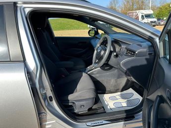 Toyota Corolla 1.8 VVT-h CVT Euro 6 (s/s) 5dr