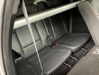 Hyundai Santa Fe 2.2 CRDi Blue Drive Premium Auto 4WD Euro 6 (s/s) 5dr (7 Seat)