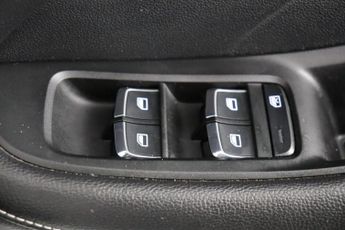 MG MG5 61.1kWh Exclusive Long Range Auto 5dr