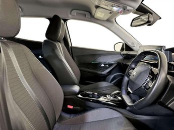 Peugeot E-2008 50kWh Allure Premium SUV 5dr Electric Auto (136 ps)
