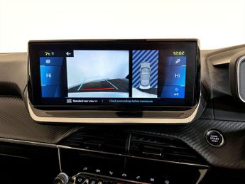 Peugeot E-2008 50kWh Allure Premium SUV 5dr Electric Auto (136 ps)