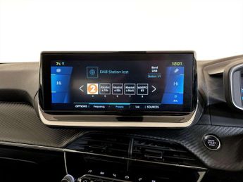 Peugeot E-2008 50kWh Allure Premium SUV 5dr Electric Auto (136 ps)