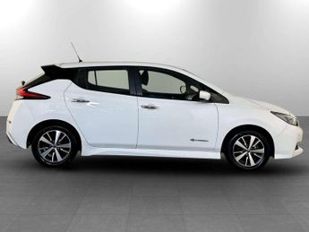 Nissan Leaf 40kWh Acenta Hatchback 5dr Electric Auto (150 ps)
