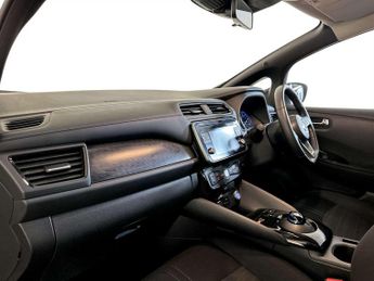 Nissan Leaf 40kWh Acenta Hatchback 5dr Electric Auto (150 ps)
