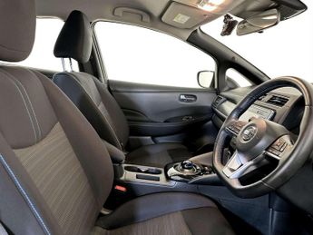 Nissan Leaf 40kWh Acenta Hatchback 5dr Electric Auto (150 ps)