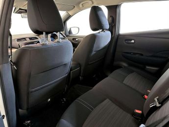 Nissan Leaf 40kWh Acenta Hatchback 5dr Electric Auto (150 ps)