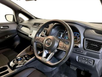 Nissan Leaf 40kWh Acenta Hatchback 5dr Electric Auto (150 ps)