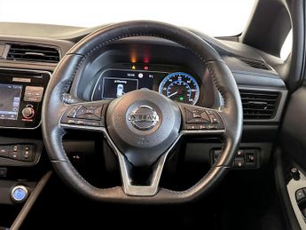 Nissan Leaf 40kWh Acenta Hatchback 5dr Electric Auto (150 ps)