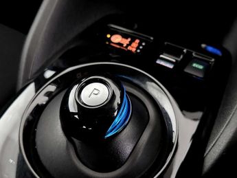 Nissan Leaf 40kWh Acenta Hatchback 5dr Electric Auto (150 ps)