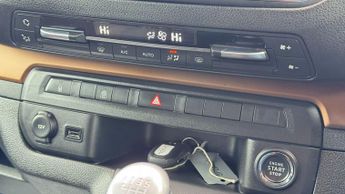 Toyota PROACE Verso 2.0D Family Medium MPV MWB Euro 6 (s/s) 5dr (8 Seat)