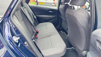 Toyota Corolla 1.8 VVT-h Icon Touring Sports CVT Euro 6 (s/s) 5dr