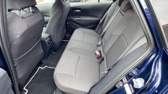 Toyota Corolla 1.8 VVT-h Icon Touring Sports CVT Euro 6 (s/s) 5dr