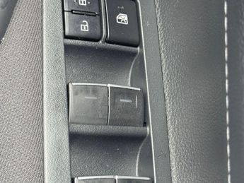 Toyota Corolla 1.8 VVT-h Icon Touring Sports CVT Euro 6 (s/s) 5dr