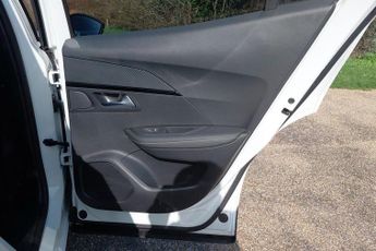 Peugeot E-2008 50kWh GT Premium Auto 5dr (7kW Charger)