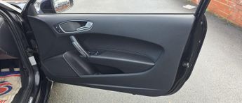 Audi A1 1.4 TFSI S line Hatchback 3dr Petrol S Tronic Euro 5 (185 ps)