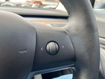 Tesla Model 3 Standard Range Plus Auto RWD 4dr