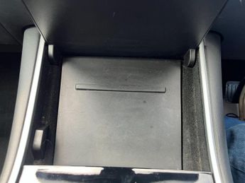 Tesla Model 3 Standard Range Plus Auto RWD 4dr