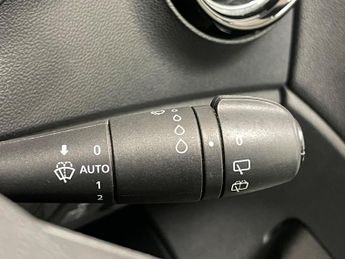 Renault Captur 1.2 TCe ENERGY Dynamique Nav Auto Euro 6 (s/s) 5dr