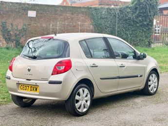 Renault Clio 1.6 VVT Privilege 5dr