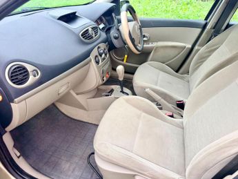 Renault Clio 1.6 VVT Privilege 5dr