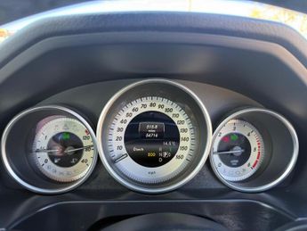 Mercedes-Benz E Class 2.1 E250 CDI AMG Night Edition G-Tronic+ Euro 5 (s/s) 4dr