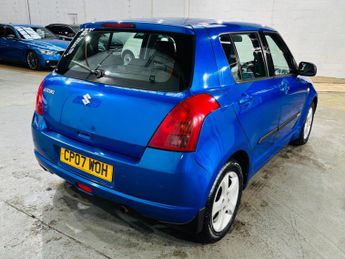 Suzuki Swift 1.5 GLX 5dr