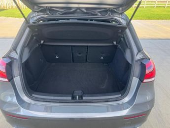 Mercedes-Benz A Class 2.0 A250 AMG Line (Premium Plus) 7G-DCT Euro 6 (s/s) 5dr