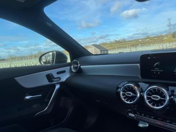 Mercedes-Benz A Class 2.0 A250 AMG Line (Premium Plus) 7G-DCT Euro 6 (s/s) 5dr