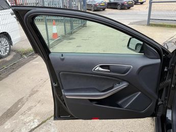 Mercedes-Benz GLA 2.1 GLA220d AMG Line (Premium) 7G-DCT 4MATIC Euro 6 (s/s) 5dr