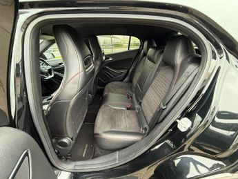 Mercedes-Benz GLA 2.1 GLA220d AMG Line (Premium) 7G-DCT 4MATIC Euro 6 (s/s) 5dr